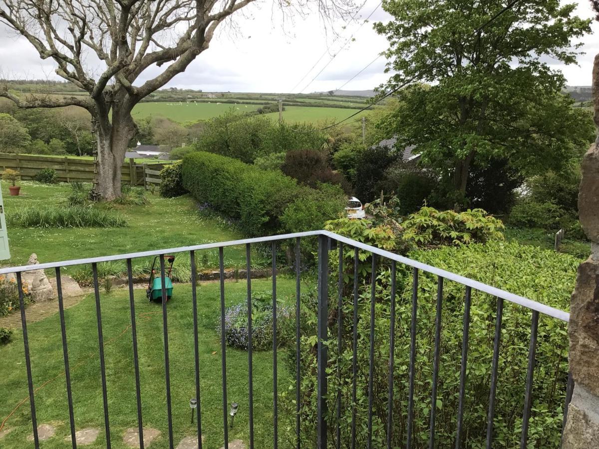 Cozy Camborne Studio Retreat With Two Single Beds Exterior foto