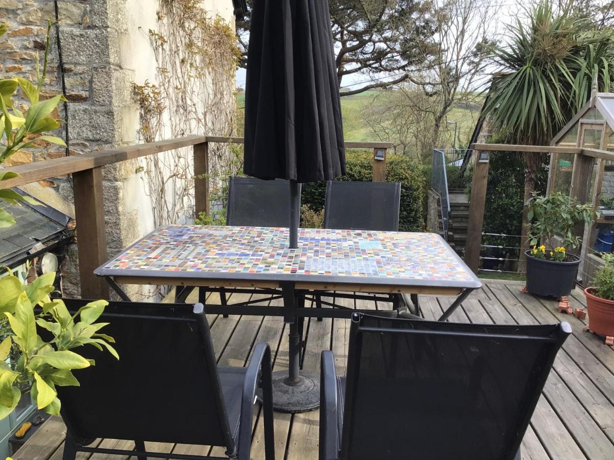 Cozy Camborne Studio Retreat With Two Single Beds Exterior foto